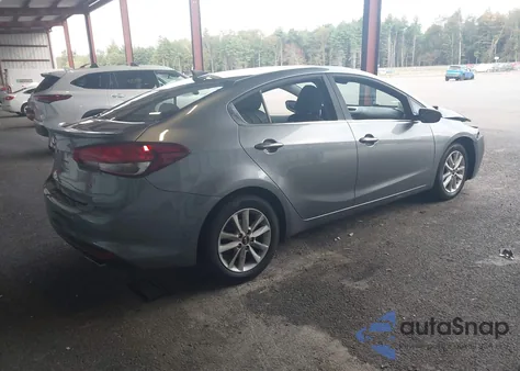2017 Kia Forte S из США, поврежденный, VIN 3KPFL4A75HE037407